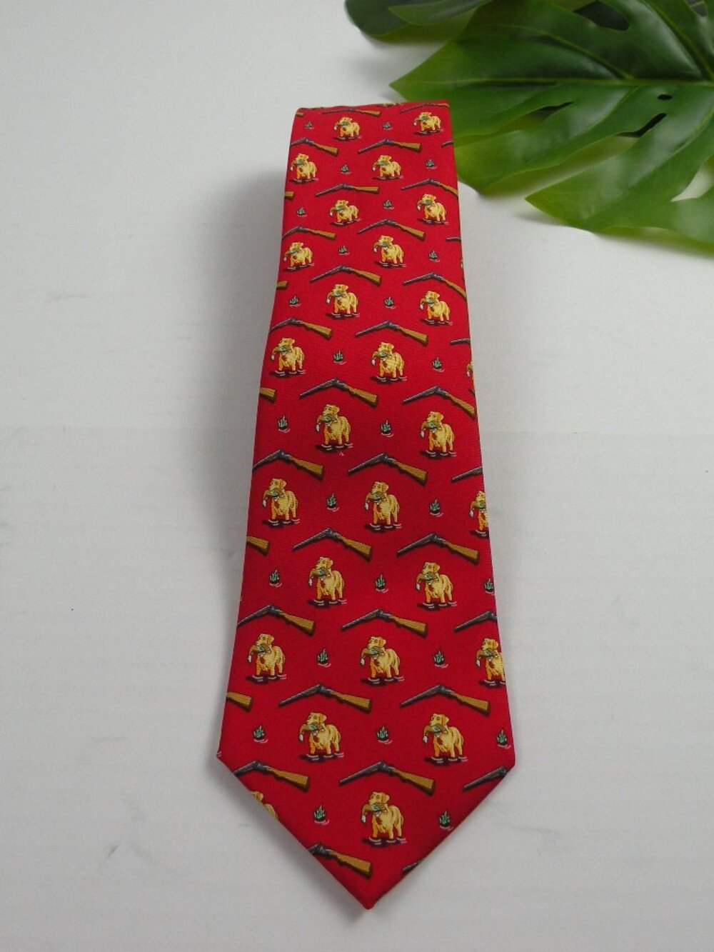 NWOT BIRD DOG BAY Red Duck Labrador Dog Hunting Gun Silk Tie USA